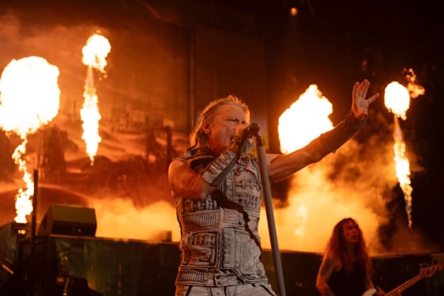 IRON MAIDEN Asks Fans To ‘Severely Limit’ Use Of Their Phone Cameras On ‘Run For Your Lives’ World Tour