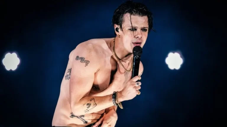 YUNGBLUD Finally Admits It: “Yeah, I Used Tinder To Promote My First Shows — And Sorry To Anyone Expecting a Romantic Night Out”