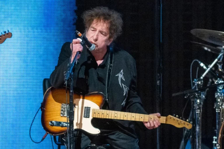 Bob Dylan Extends Rough and Rowdy Ways Tour Into 2026 With 27-Date U.S. Run