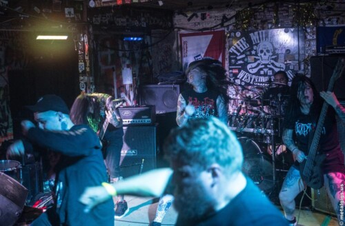 STABBING band
