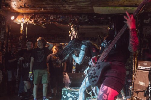 STABBING band
