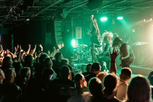 NEW YEARS DAY band live