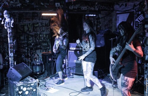 STABBING band