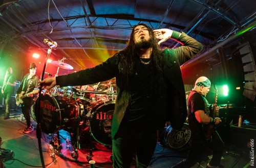 Ill Nino band live