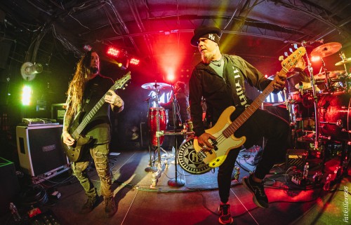 Ill Nino band live