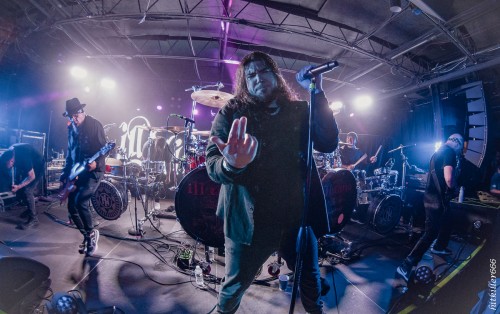 Ill Nino band live