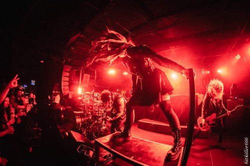 NEW YEARS DAY band live