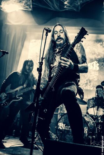 BLACK TUSK