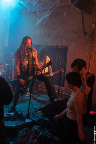 BLACK TUSK