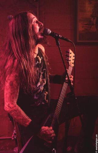 BLACK TUSK