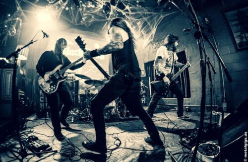BLACK TUSK