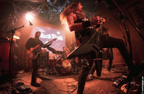 BLACK TUSK